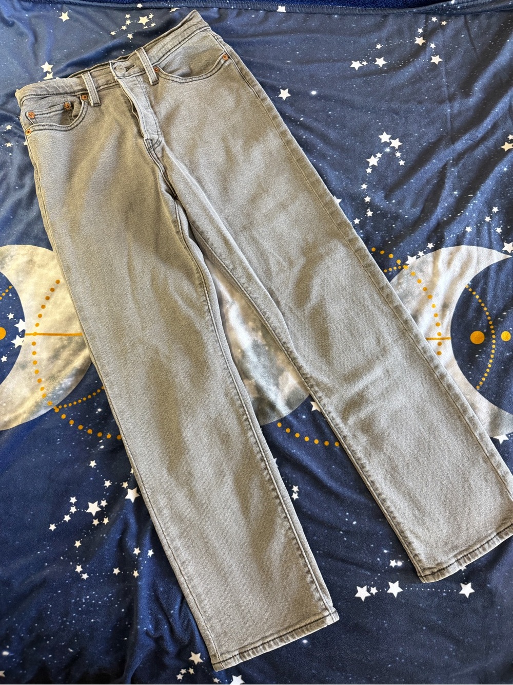 Levi's Wedgie Straight Jeans in Light Gray - Picture 1 of 10
